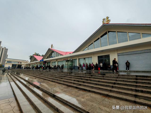 邯郸到邢台半个小时的路却两个小时才到，绿皮车一晚点就开始摆烂