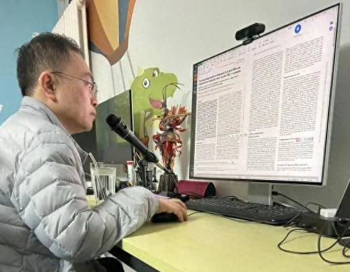 蔡磊现状令人泪目，口水无法自控，洗澡用绳子吊，妻子：很不好了