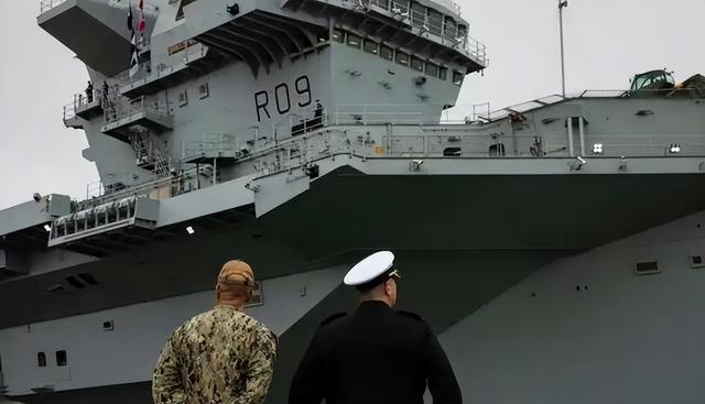 又让张召忠说中了？东拼西凑550亿建的2艘航母，如今彻底成为累赘