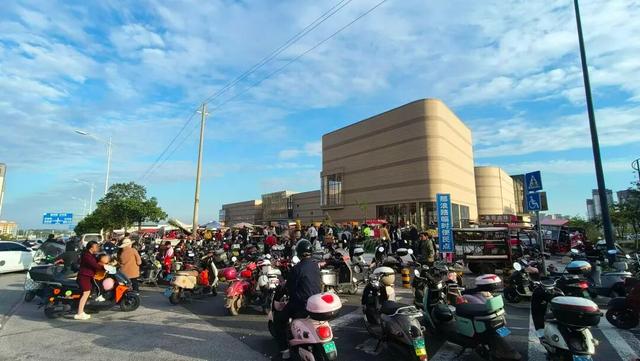 27条1元地铁快线，集体「围剿」南宁电驴！？