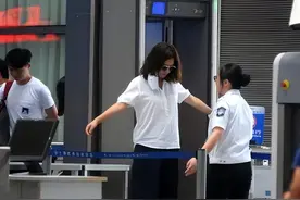 女性过安检时，为何安检员会觉得不好意思，屏幕上到底能看到啥？图片