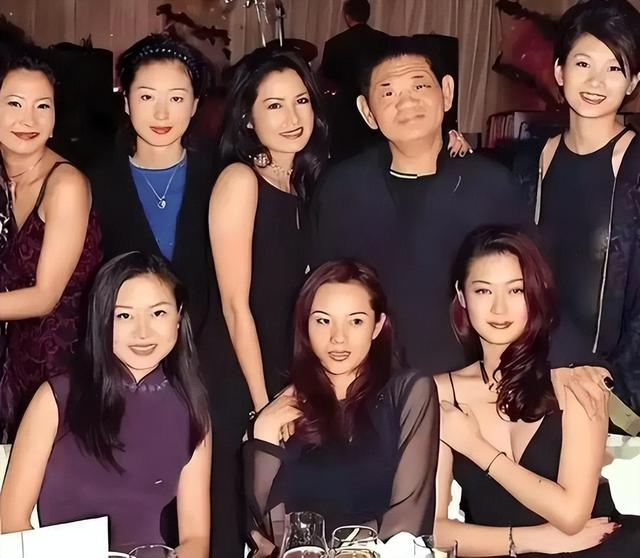 9女同床、100多位情妇，包养费上亿元，却落得人财两空的下场