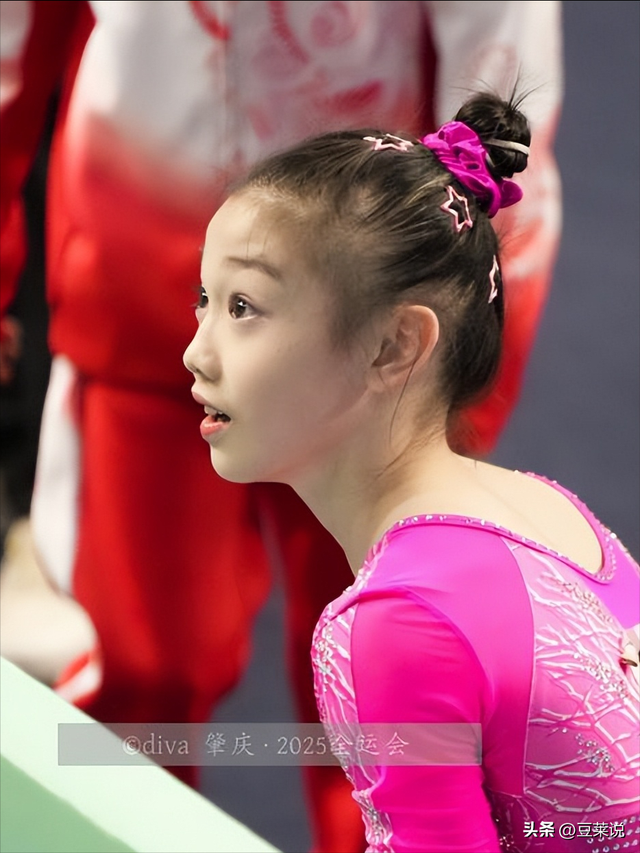 年仅15岁！独揽5金2银惊艳全运赛场，中国又一天才美少女横空出世