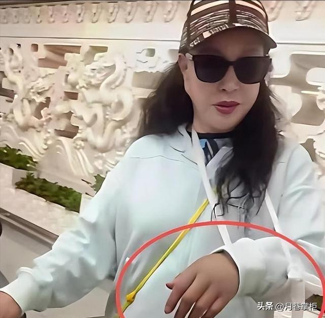 摊牌了！72岁唐国强终于承认与刘晓庆的真实关系，曾志伟当场傻眼