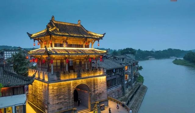 中国评分最高的十大古镇，第1名很难超越！去过一半此生无憾！