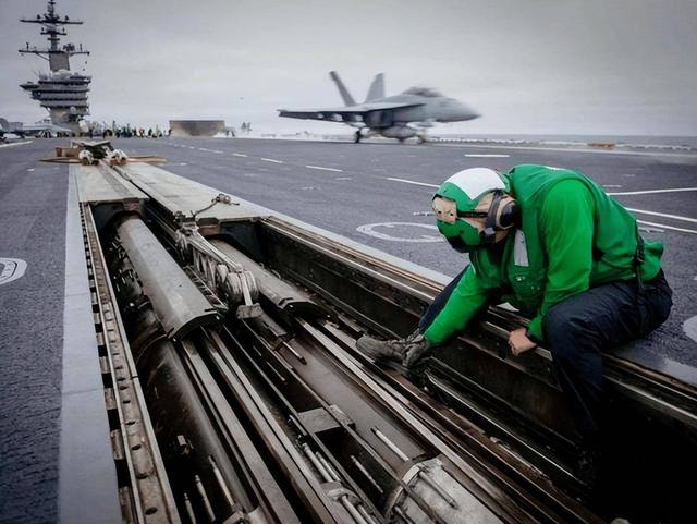 福建舰藏着多少底气？三航母不是终点，而是中国海上时代的起点！