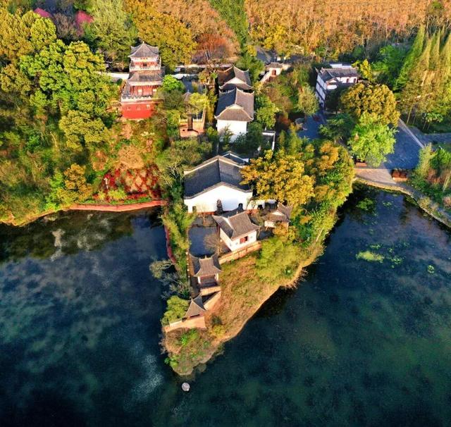 放假了，跟着语文书去打卡顶流景点吧！