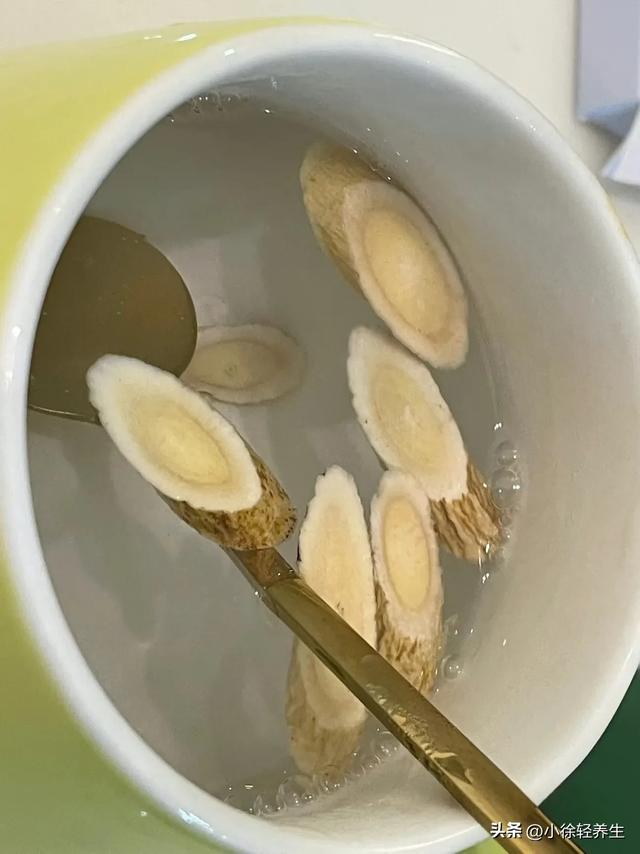 每天两杯咖啡变一杯黄芪水 我两个月瘦了22斤 背后藏着什么秘密？