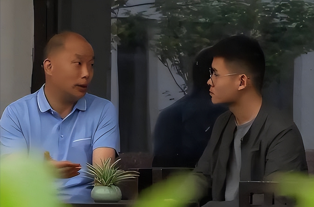 浙江大叔董红卫，将树叶磨成粉，一斤卖2万被疯抢，如今年入过亿