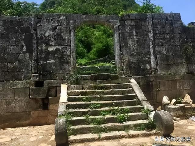 安顺有一个大峡谷，贵州最高的瀑布悬挂山谷，壮丽无比