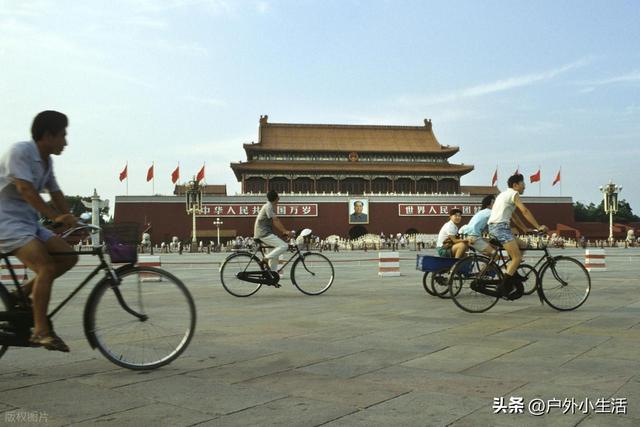 北京出差夜生活攻略：3个路线吃透老城烟火与新地标，错过亏大了