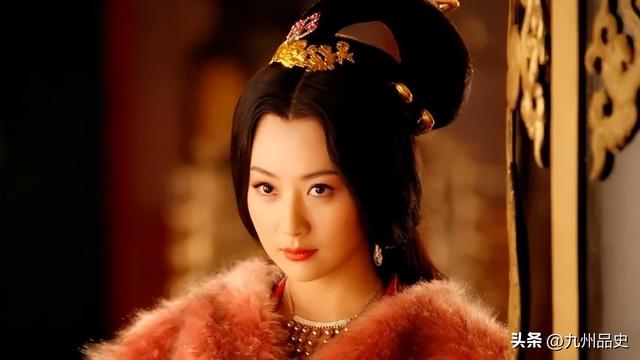 只因长得太美，她先后被6人轮番霸占60年，48岁依然被人争抢宠爱