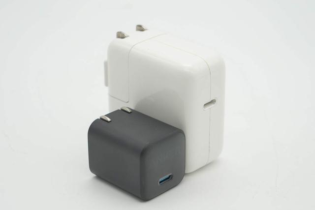 迷你级别的小巧精致，安克新款Nano 30W氮化镓充电器拆解