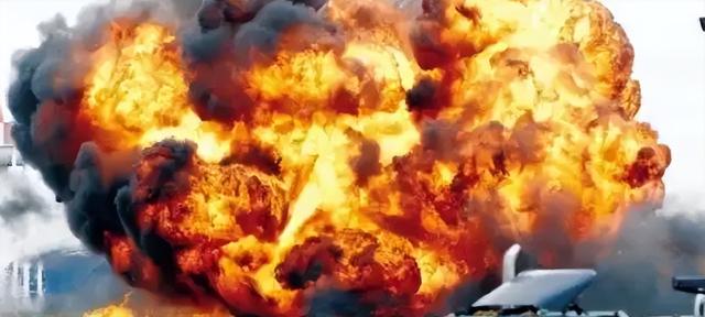 又是美国飞机！34年老货机起飞瞬间解体，百万升燃油烧出人间炼狱