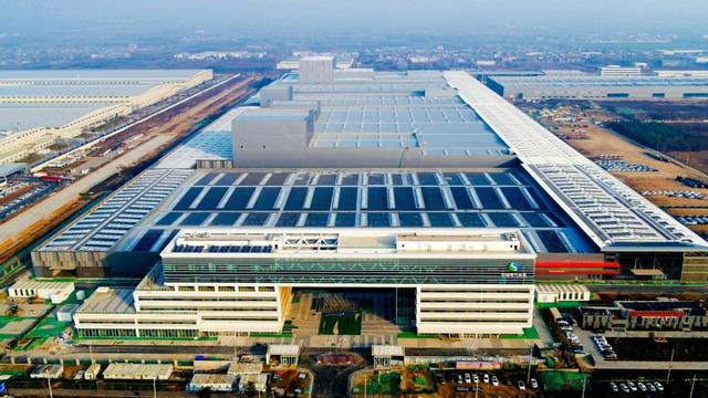 筑梦新篇章 见证城飞跃主流媒体、网络大V走进西安高新三期