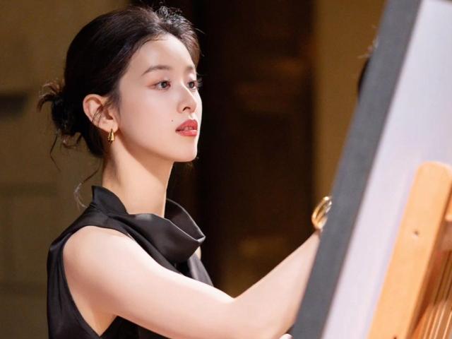 不装了！婚变传闻仅10天，31岁章泽天高调官宣喜讯，终于等到这天