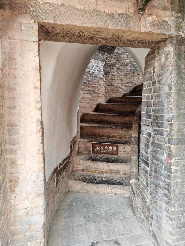 房上建房，院中寻院——夏县堆云洞