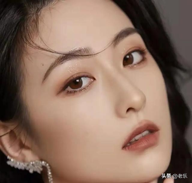 凡是“偷过人	”的女人，身上这3个“本能反应”藏不住，男人要懂