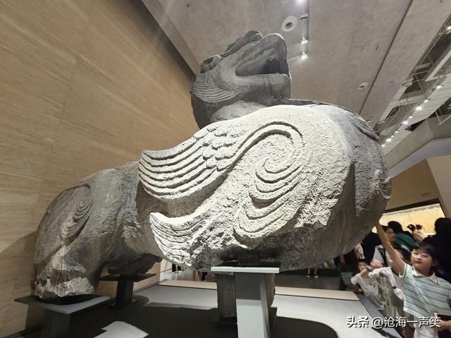 扬州大运河博物馆的镇馆之宝吗？看它昂首挺胸的样子，笑看风云！