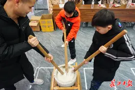 新春走基层丨一捶糯、两捶黏，糍粑香里过小年图片