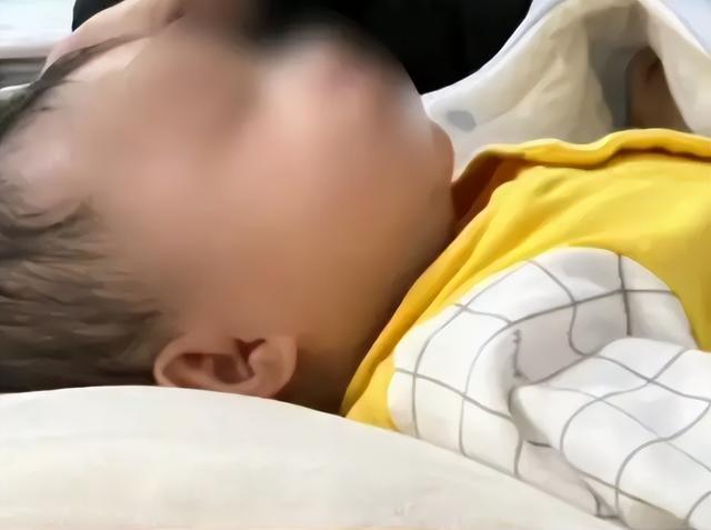 没想到，奶奶被曝用白酒给孙子冲奶不到24小时，恶心一幕就发生了
