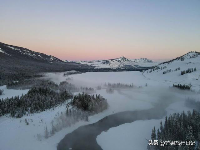 新疆与俄罗斯交界有个县，出了三个世界级景点，风景绝美不输瑞士