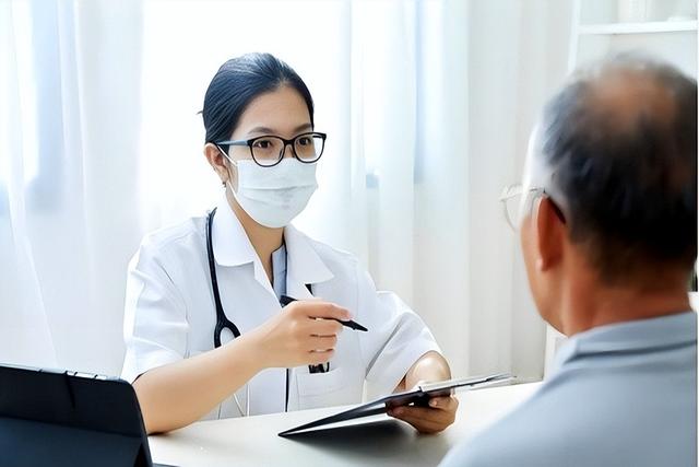 早上坚持锻炼，能长寿？医生：3个“害人”的运动，很多人还在做