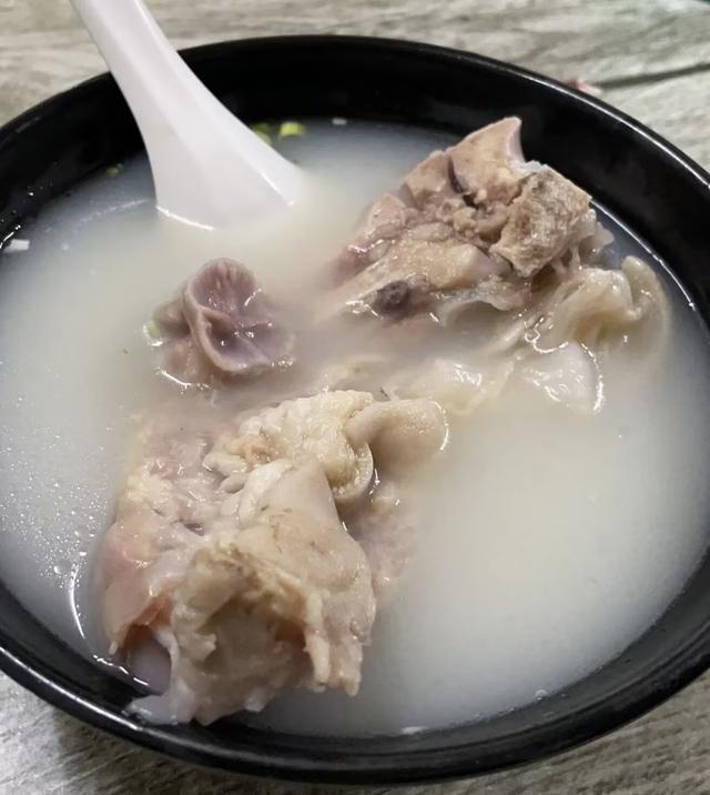 帝王之乡，眼镜之城，当年解放上海也从这里启程