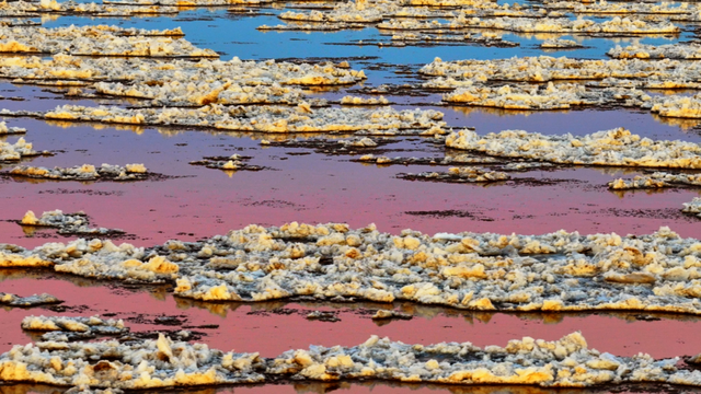 冬日奇观！落日流凌为黄河披上幻彩霓裳