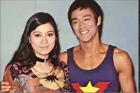 美国李小龙的墓地：儿子永远陪伴在他身边，墓碑前两句话令人深思图片