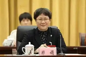 广西钦州市委常委、宣传部部长郑娟，履新国企集团总经理（附简历）图片