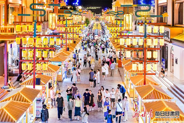 敦煌夏日夜未央 夜市升级人气旺