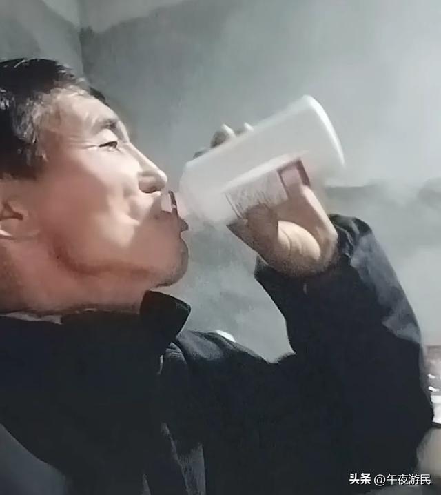 新疆网红大叔木合依提去世,因喝酒导致心梗,愿望是给儿子买楼房