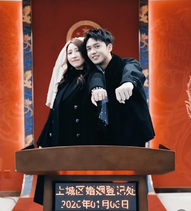 李晨官宣结婚!《令人心动offer》垫底生逆袭: 7年从哭包到人生赢家