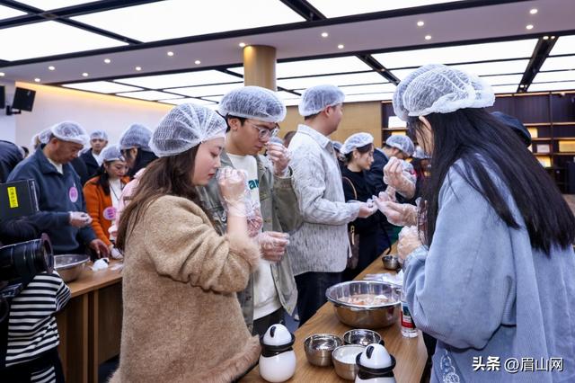 东坡文化牵线 文旅融合生金 ——记“2025长江之恋 三城有囍——‘嘉唐’千里婵娟·缘起东坡”活动