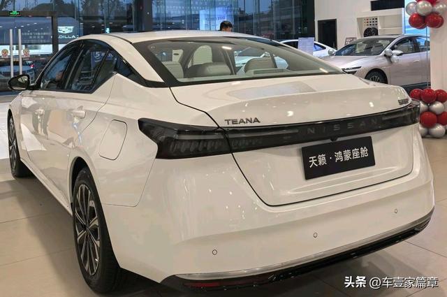 合资B级车杀疯了？2026款天籁用“鸿蒙座舱	”打出王炸！