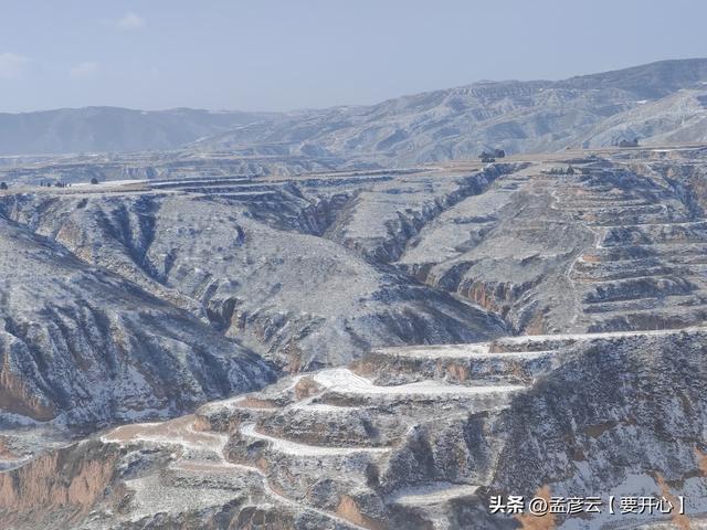 12月12日，雪落临汾大地，银装素裹