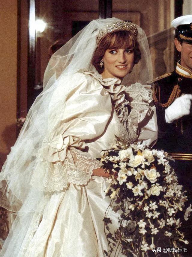 英王室新娘的复古婚纱：安妮公主的简约高级，戴安娜的梦幻少女