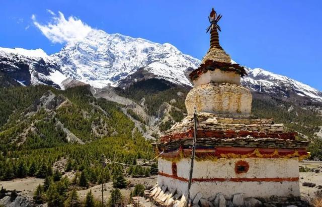 跨年去这个小国徒步，居然比国内还便宜？