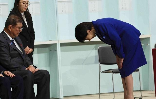 高市终于认错了，嘴硬19天后，向中国承认，自身作为首相负有责任