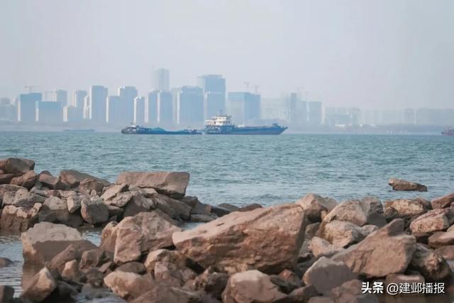 在建邺,“发呆”