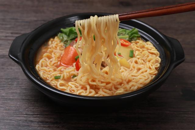 饭量与寿命有关？经常每天只吃2顿饭的人，全因死亡风险增加？