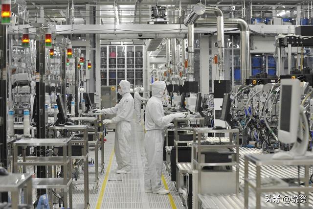 突破研究极限！美国3D芯片产量，AI硬件迎来千倍能效