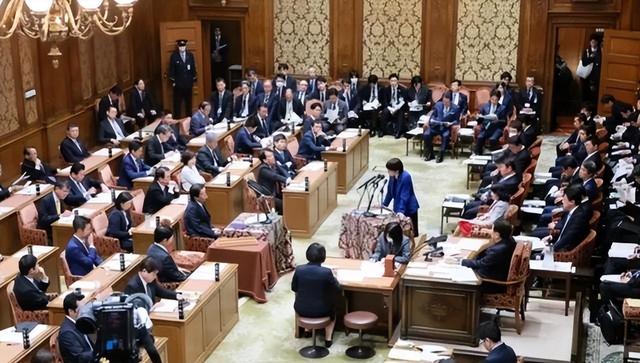 高市早苗连续2天喊话中国，承认自己该反思，希望与中方高层对话