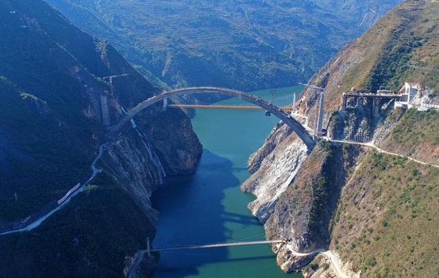 耗资高达3000亿，历时12年，大柱山隧道工程连“基建狂魔”都为难