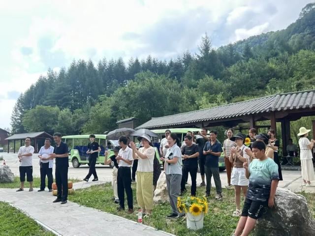 山水云屏 艺术共舞｜“跟着艺术游陇南”走进云屏三峡