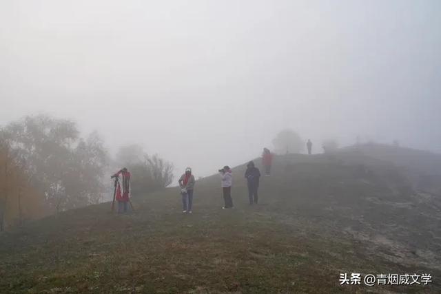 雾锁红泉谷