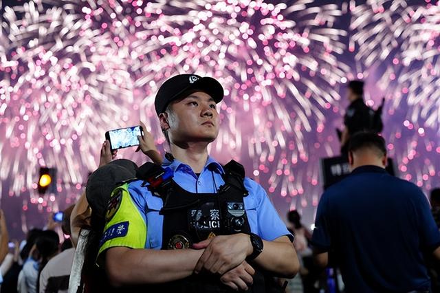 232个4A级以上景区投入警力1.64万余人次，双节期间江西旅游景区秩序井然