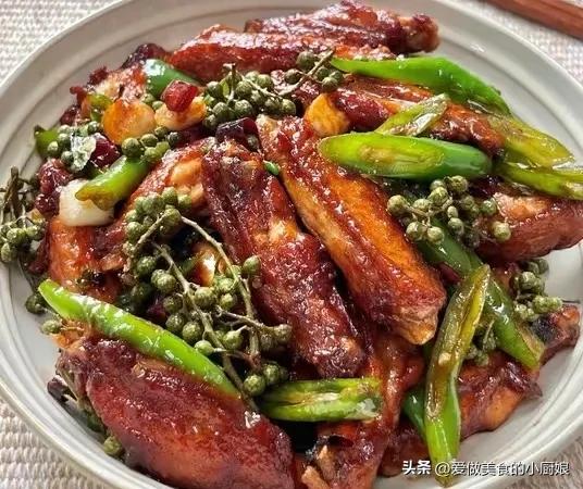 婆婆来家第15天，中午一进门，看到桌上的6道菜，压力瞬间释放