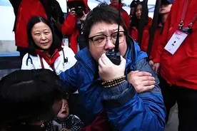 这一次西藏地震，被实名举报“假慈善”的韩红，让多少黑粉脸红图片